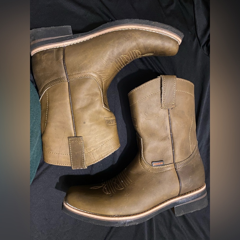 Square toe cowboy/work boots